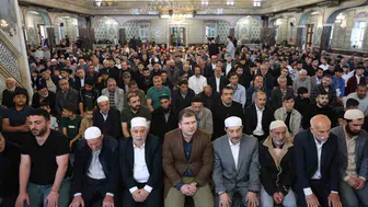 Elazığ bayram sabahına camilerde buluşarak başladı