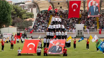 Kırklareli gençleri 19 Mayıs kutlamalarında hünerlerini sergiledi