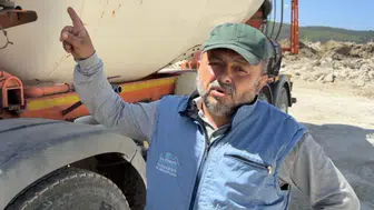 İşçiler beton mikserini kuşlar için garaja çekti