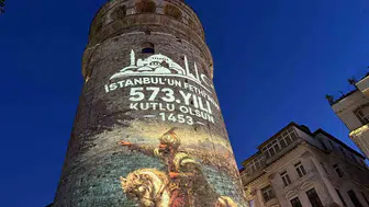 Galata Kulesi fethin 573. yılı için ışıklarla donatıldı