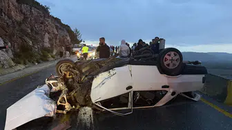 Muğla’da yağışlı yolda kontrolden çıkan araç uçurumun eşiğinden döndü