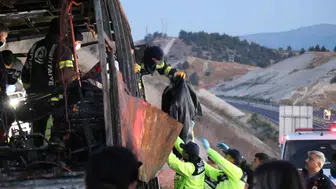Denizli otoyolunda feci kaza 8 yolcu hayatını kaybetti