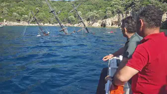 Marmaris açıklarında batan tekneden 110 kişi sağ kurtarıldı