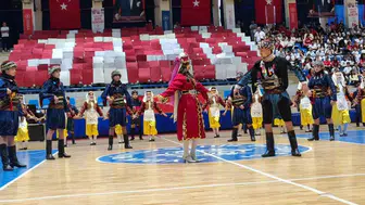 Aydınlı gençler 19 Mayıs coşkusunu spor salonlarına taşıdı