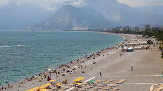 Antalya sahillerinde bayram bereketi başladı