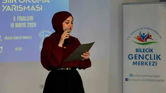 Bilecikli gençler şiirleriyle salonu büyüledi
