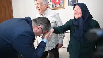 Vali Yılmaz şehit ailesinin kapısını çaldı