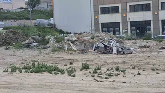 Baksan Sanayi Sitesi çevresindeki çöp yığınları mahalleliyi isyan ettirdi