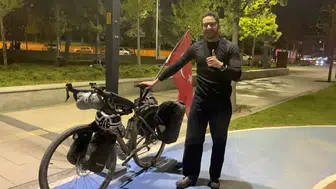 Fransız gezgin bisikletiyle Karaman sokaklarını keşfediyor