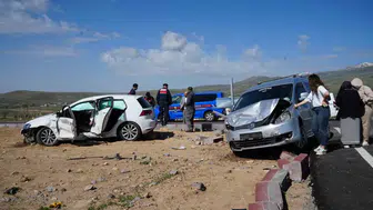 Niğde yolunda iki araç çarpıştı 7 kişi hastanelik oldu