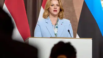 Letonya Başbakanı Evika Silina erken seçim öncesi görevini bıraktı