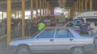 Söke'de pazar yerinde otomobile silahlı saldırı