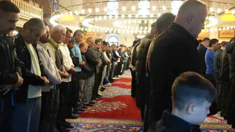 Balıkesir protokolü bayram namazında bir araya geldi