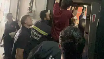 Çorlu'da asansöre sıkışan gencin imdadına itfaiye yetişti