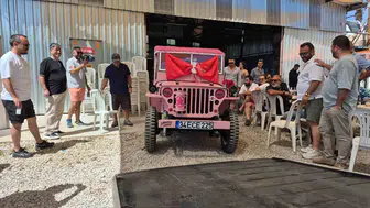 Bodrumlu damattan eşine hurdalıktan çıkan pembe cip sürprizi