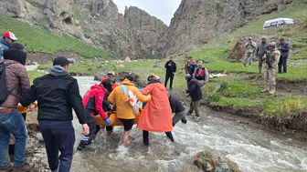 Van'da dağlık arazide mahsur kalan yürüyüşçü kurtarıldı