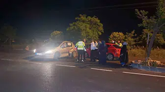 Kilis yolunda iki otomobil çarpıştı