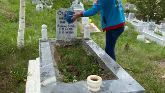 Kars Susuz’da şehitliklerde bayram öncesi bakım mesaisi