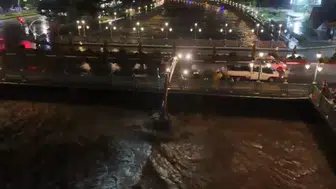 Yeşilırmak taştı Tokat'ta Atatürk Köprüsü yaya geçişine kapatıldı