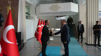 Iğdır Valiliği bayram sabahı kapılarını vatandaşlara açtı