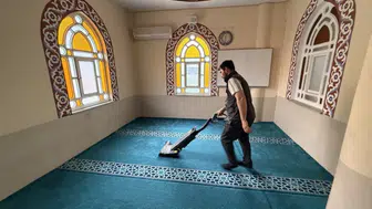 Kartepe bayram namazı için camileri pırıl pırıl yapıyor