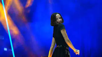 Zeynep Bastık Manisa meydanını coşturdu