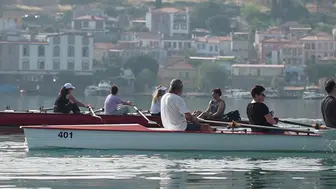Ayvalık Sarımsaklı Plajı kürek sporcularını ağırlıyor