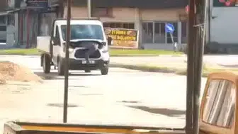 İnegöl trafiğinde kamyonetin kaputunda tamir şaşkınlığı