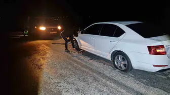 Çorum yolundaki derin çukurlar sürücülere zor anlar yaşattı