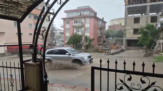 Ankara Yenimahalle sağanak yağışla sular altında kaldı