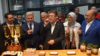 Bakan Yumaklı Ayvalık zeytinyağı üretim tesislerini inceledi