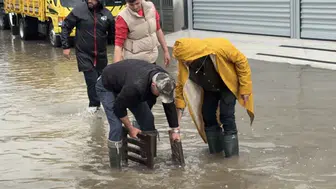 Zile’de sağanak hayatı felç etti esnaf altyapıya isyan etti