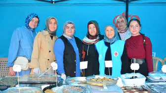 Ünye meydanında hafızlık kursu için dayanışma pazarı kuruldu