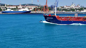 İstanbul Boğazı bayramda turkuaz renge büründü