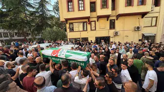 Bursa tribünlerinin acı günü Ertuğ Toker son yolculuğuna uğurlandı