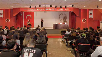 GKV mezunları öğrencilere kariyer yolunu anlatıyor