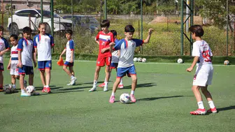 Futbol okullarında eğitim yerine ticaret dönemi