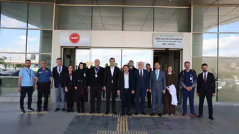 Kayseri Valisi hastanede yatan vatandaşların bayramına ortak oldu