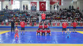 Siirt gençleri 19 Mayıs coşkusunu spor gösterileriyle taçlandırdı