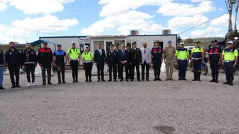 Yozgat Valisi Özkan bayram mesaisindeki ekipleri ziyaret etti