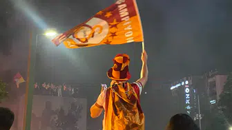 Galatasaray Ankara sokaklarını sarı kırmızıya boyadı