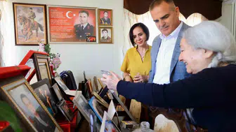 Muğla Valisi şehit ailesiyle bayramlaştı