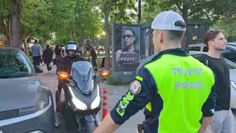 Kadıköy sahilde kaldırıma çıkan motosikletlilere ceza yağdı