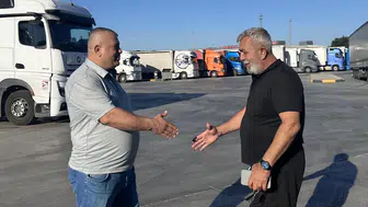 Kapıkule'de bayram mesaisi direksiyon başında geçiyor