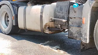 Silivri yolunda mazot sızıntısı trafiği iki saat kilitledi