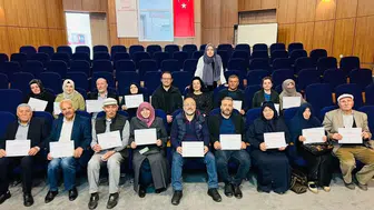 Bayburt'ta diyabetle yaşamayı öğrenen hastalar diplomalarını aldı