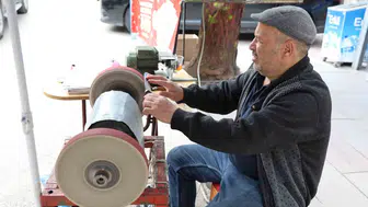 Aksaraylı bıçak ustaları bayram için mesaiyi artırdı