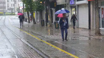 Eskişehir’de sabah sağanağı trafiği kilitledi
