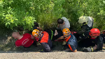 Başiskele’de 80 metrelik uçurumdan düşen sürücü kurtarıldı