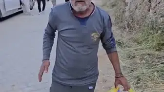 Çermik mesire alanındaki çöp kirliliğine tek başına müdahale etti